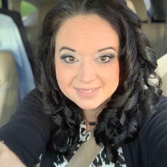 Meet your Posher, Danielle - Picture 5 of 13